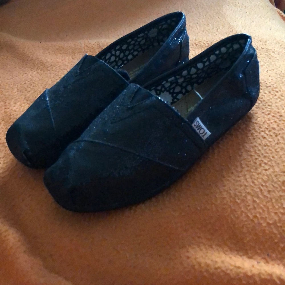 Toms - Picture 2 of 4